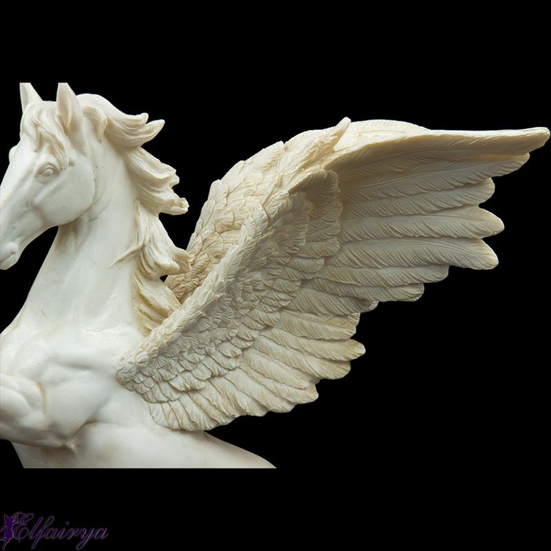 Fliegendes Wunderpferd "Pegasus"